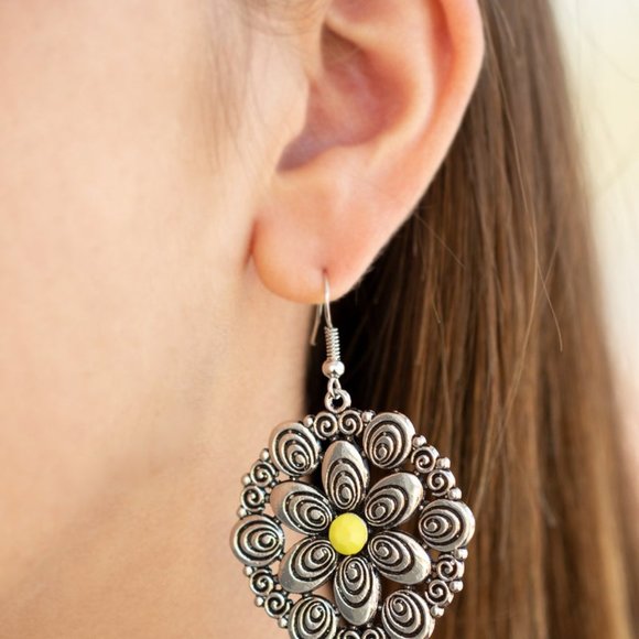 Grove Groove - Yellow Earring - Picture 2 of 2